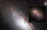 Hubble Zooms in On Double Nucleus in Andromeda Galaxy