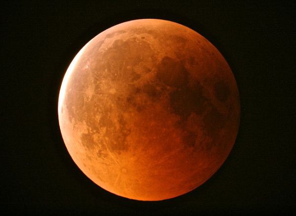 Total-Lunar-Eclipse-June-15-2011