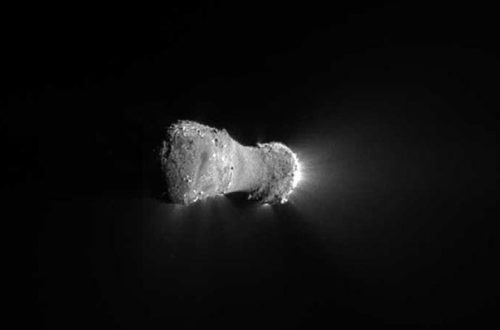 Comet Hartley 2 Deep Impact Flyby