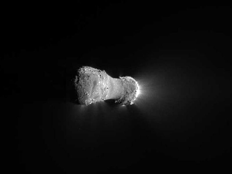 Comet Hartley 2 Deep Impact Flyby